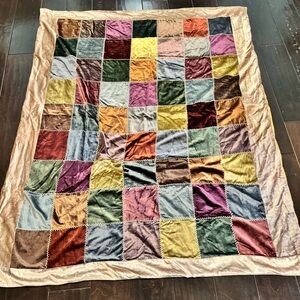 Patchwork Velvet Quilt - Multicolor